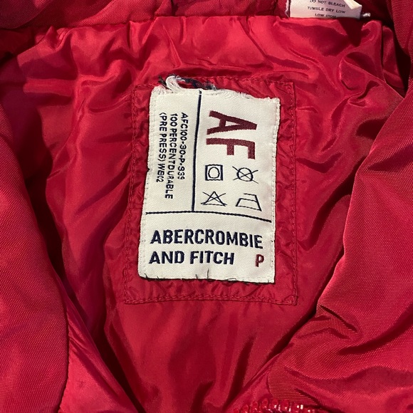 Abercrombie & Fitch Vintage Red Puffer Jacket - Picture 2 of 13